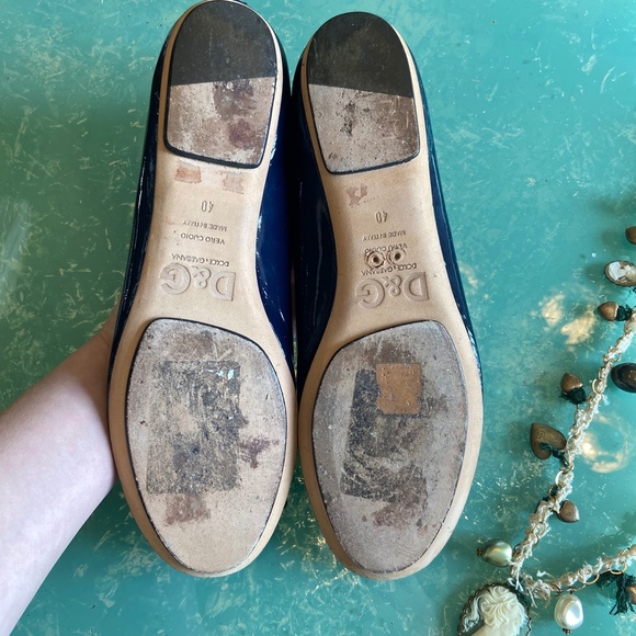 Dolce & Gabbana High Gloss Patent Round Toe Ballet Flats - Picture 3 of 4